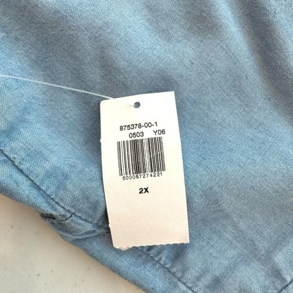 Old Navy Chambray‎ Tank Top Women 2X Light Blue Plus Size Smocked Summer Coastal